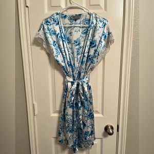Morgan Taylor Intimates Silk Wrap Dress Blue and White with Lace size S/M